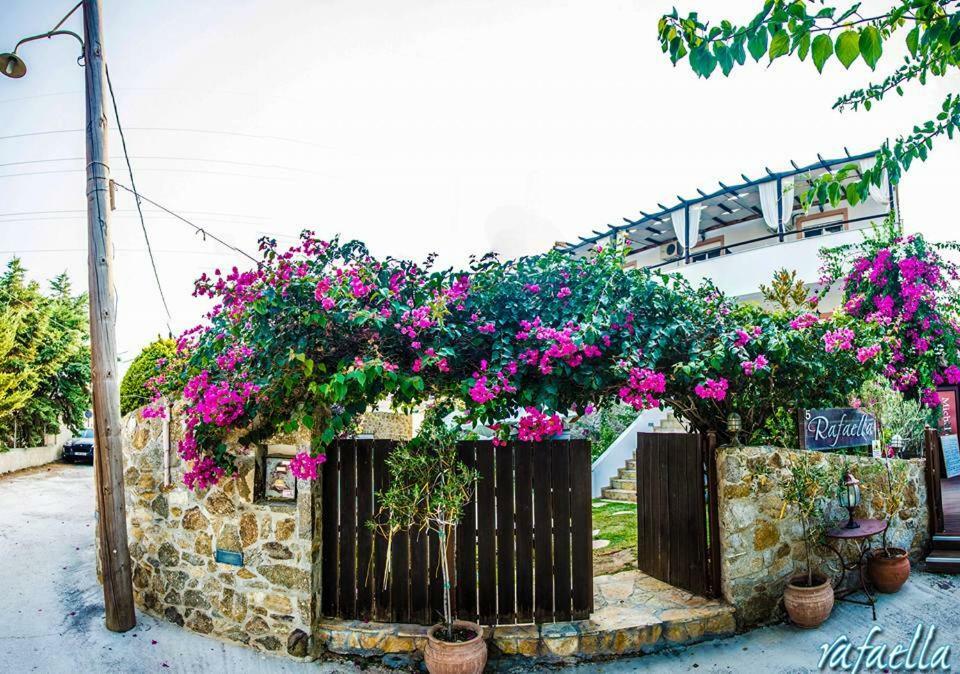 Irene'S Maisonette At Rafaella Resort Kokkónion Buitenkant foto